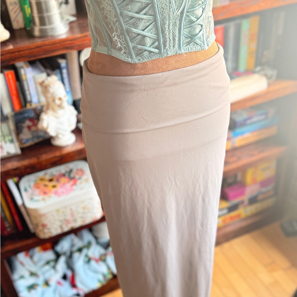 Pretty Little Thing - High Waisted Foldover Maxi Skirt
